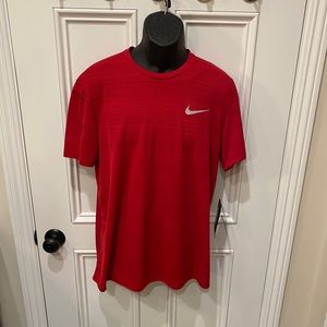 Men’s Red  Heathered Nike Workout Shirt.